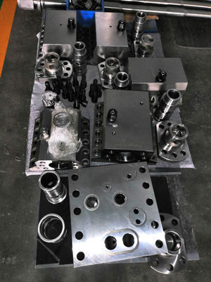 Assemblage de soupape à marteau hydraulique pour excavateur / pièces de rechange de disjoncteur hydraulique homologuée ISO